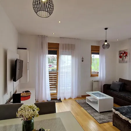 Gea 24 Sa Garazom * Zlatibor