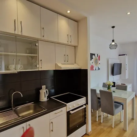 Gea 24 Sa Garazom Apartman *