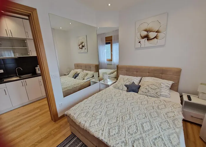 Gea 24 Sa Garazom * Златибор